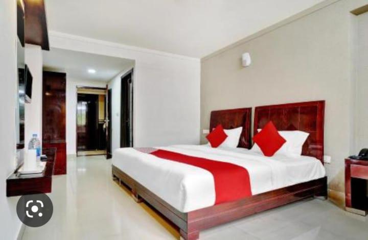 Aec Residency Hotel Alappuzha Exterior foto