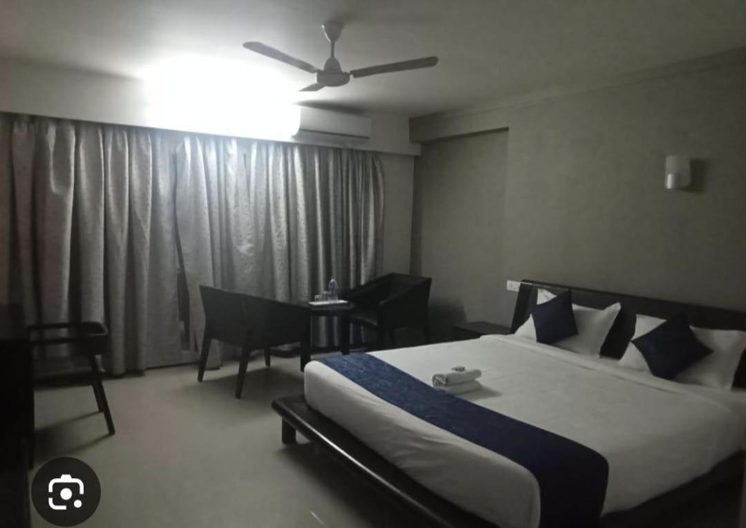 Aec Residency Hotel Alappuzha Exterior foto